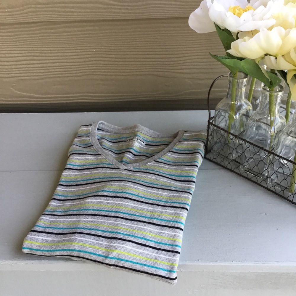 KIM ROGERS V NECK TOP